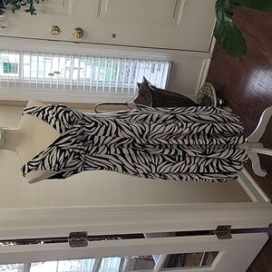 Evan-Picone black white zebra print sleeveless dress empirewaist stretch 10 EUC…